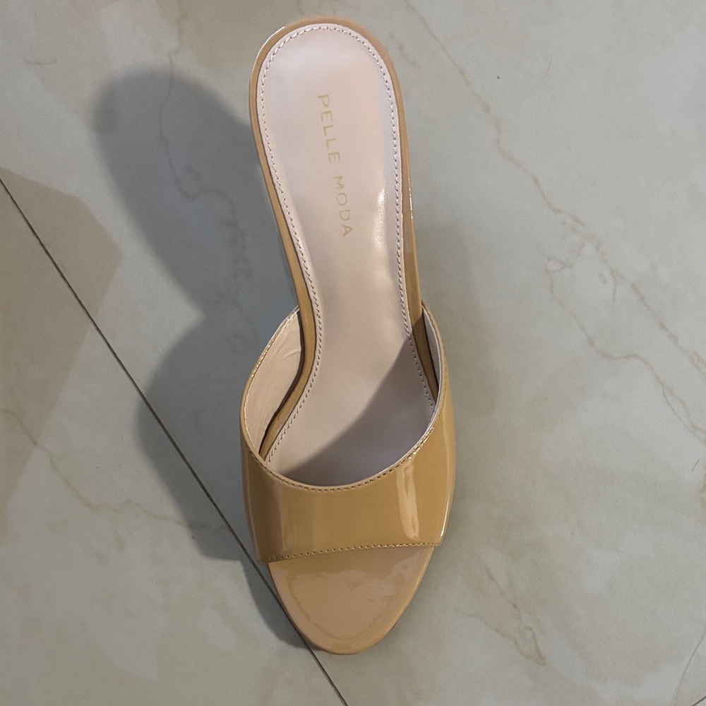 Pelle Moda Women's Beige Patent Mules